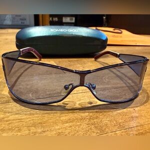 Romeo Gigli Women's Blue Transparent Sunglasses